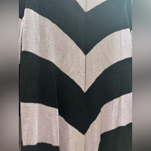 Jennifer Lopez Lavender and Black Sweater, sz 3x - Picture 2 of 4